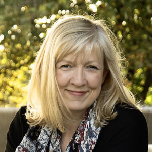 Brand photographer Edinburgh Scotland - headshot of Donna Green